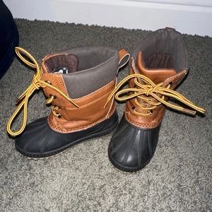 GAP Boots Toddler 9T/10T Golden Oak Duck 200g Thinsulate Snow Waterproof Lace Up